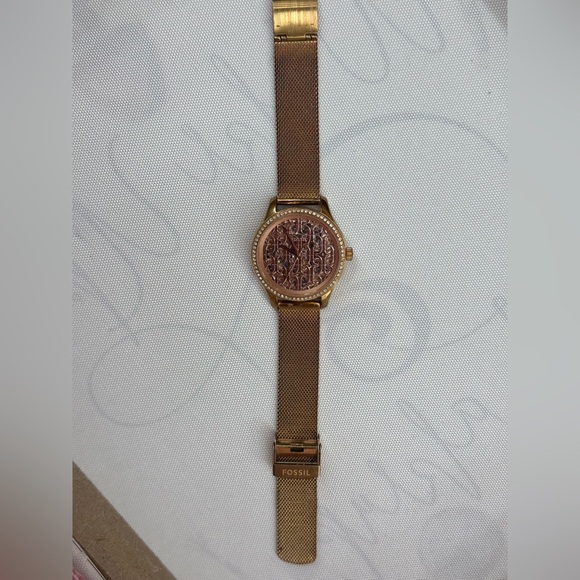 Fossil Gold-Tone Mesh Strap Watch - Picture 1 of 2